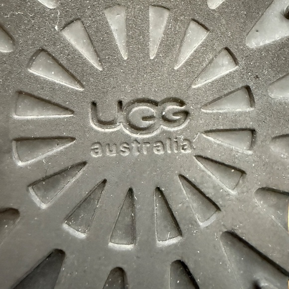 UGG Classic Short Dylan Boots Sheepskin Shearling Boot Size 7 1001202 - Picture 10 of 11